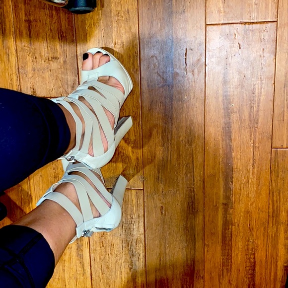 Designer Shoes - Picture 3 of 9